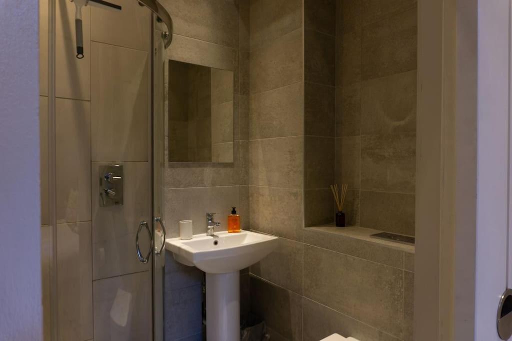 Spacious Apartment In City Centre - Free Parking Nottingham Esterno foto