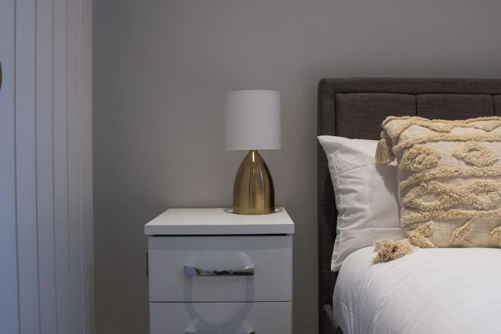 Spacious Apartment In City Centre - Free Parking Nottingham Esterno foto