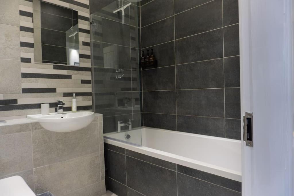 Spacious Apartment In City Centre - Free Parking Nottingham Esterno foto